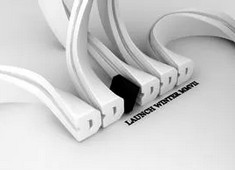 美因茨主场压阵，顽强拼搏实现建功